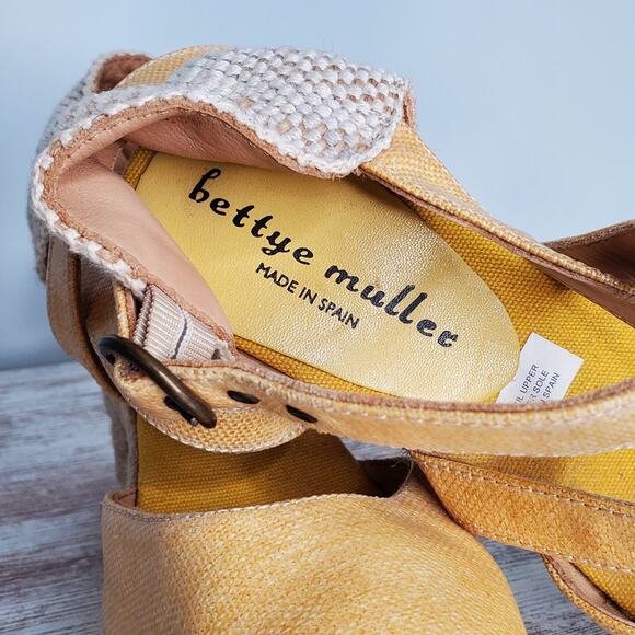 Bettye Muller Strappy Canvas Espadrille Wedge 39 - Picture 7 of 7